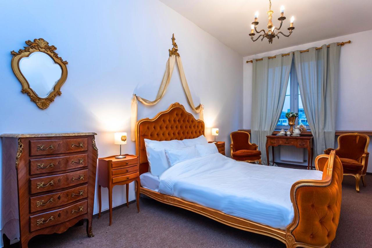 Apartmán Bank Invest Apartmens - Old Town Praha Exteriér fotografie